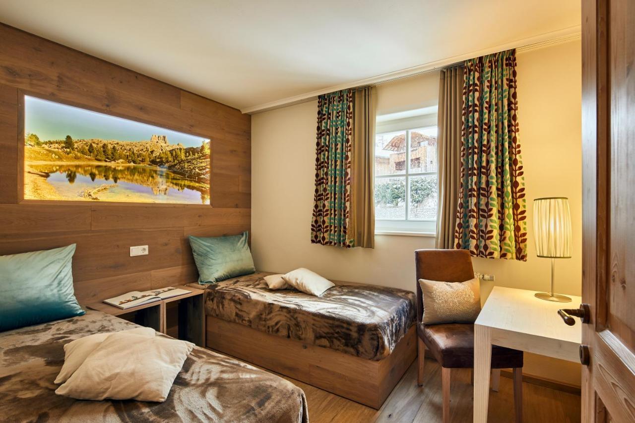 Dolomit Boutique Hotel ラ・ヴィッラ エクステリア 写真