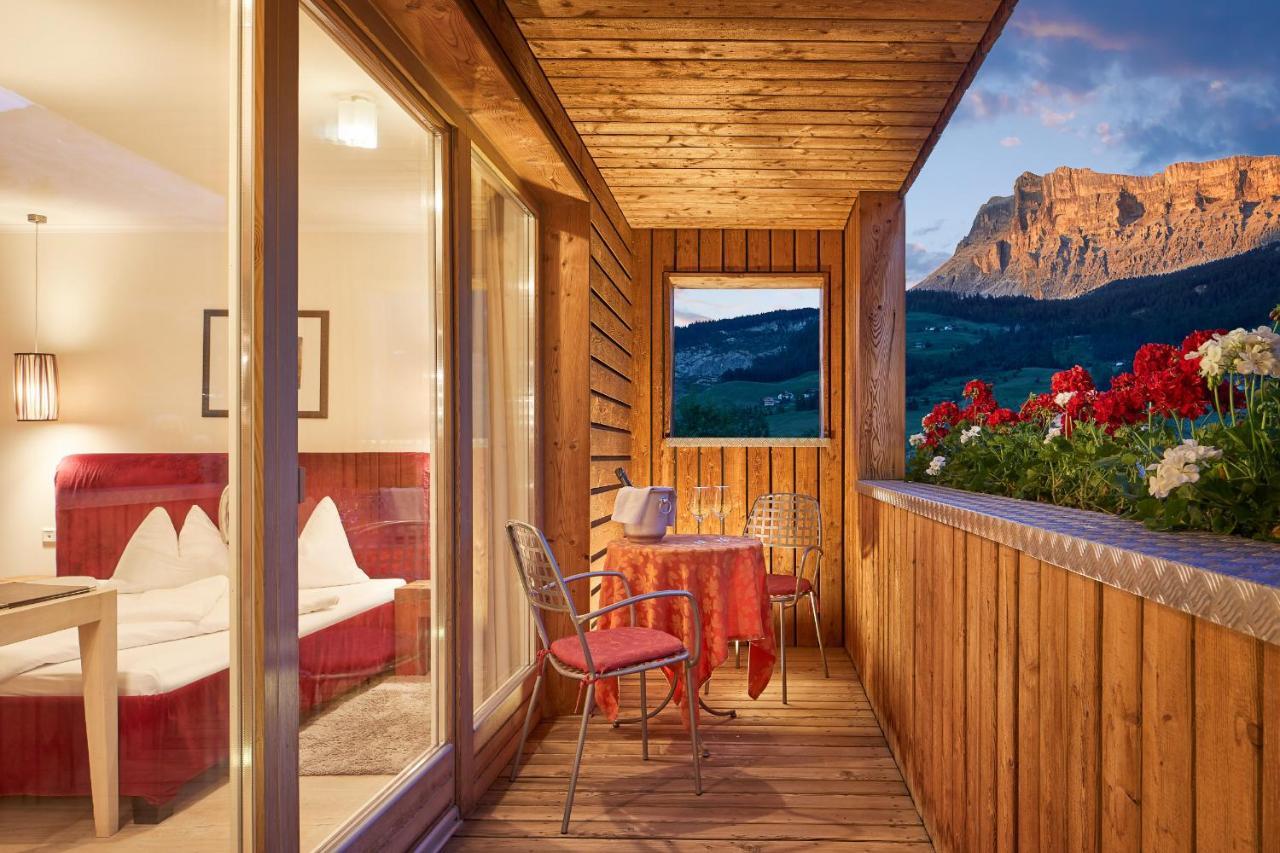 Dolomit Boutique Hotel ラ・ヴィッラ エクステリア 写真