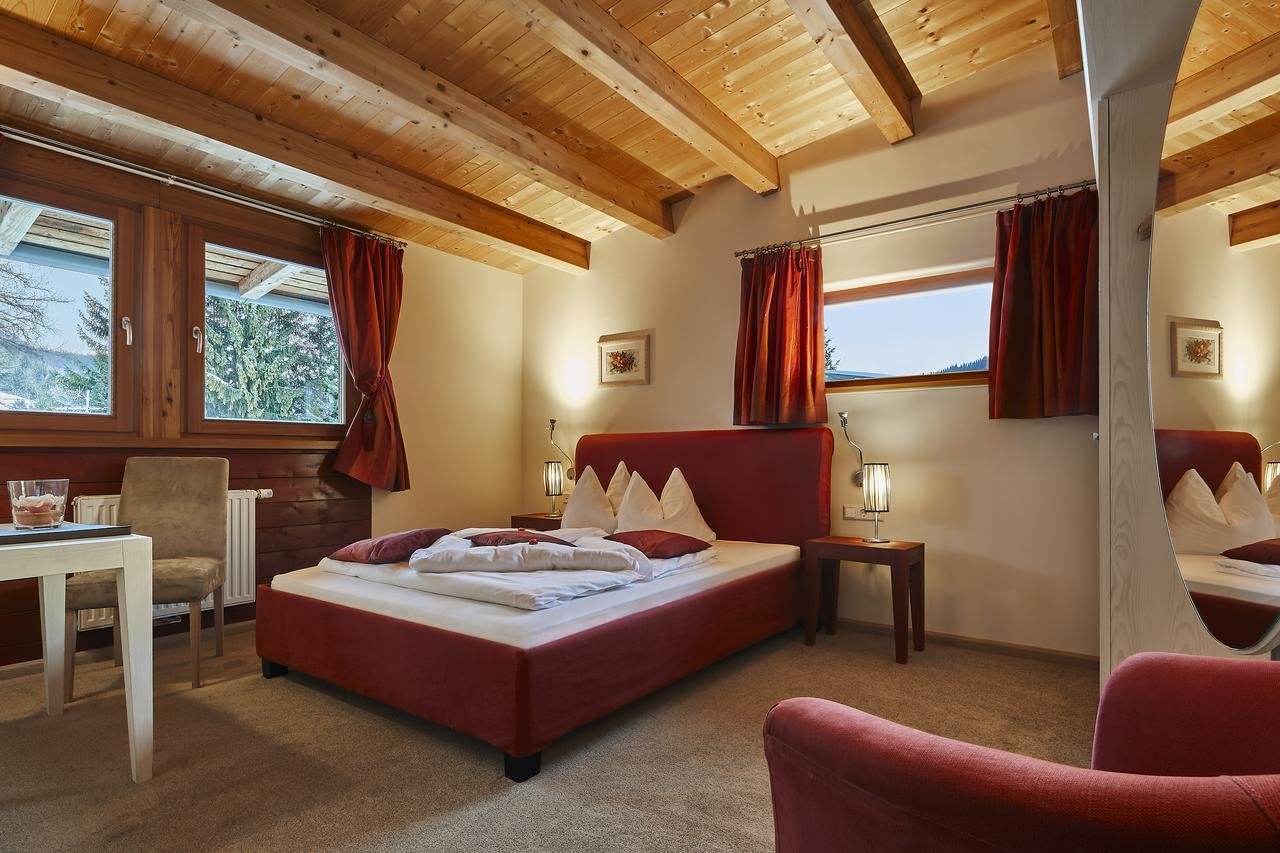 Dolomit Boutique Hotel ラ・ヴィッラ エクステリア 写真